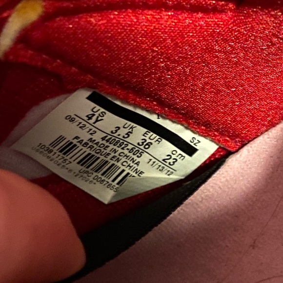 Jordan 5 Retro Valentines Day sneakers - Picture 6 of 7